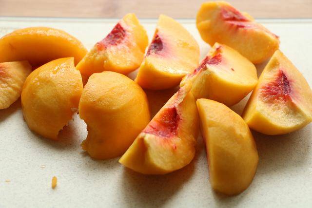 
黄桃罐头别再买了 自己在家做好吃无添加 放1个月也不坏！‘ag亚娱官网’(图12)