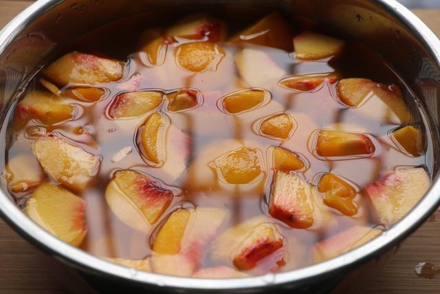 
黄桃罐头别再买了 自己在家做好吃无添加 放1个月也不坏！‘ag亚娱官网’(图14)