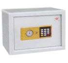 AG亚娱集团官方|一则过时消息成暴跌推手:A股1天蒸发3.3万亿 谁在制造恐慌?(图2) AG亚娱集团