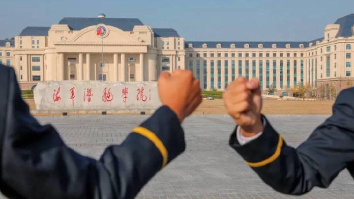 第1056章 有情天地与落日蝉鸣!(求订阅!)_AG亚娱集团(图1) AG亚娱集团官方